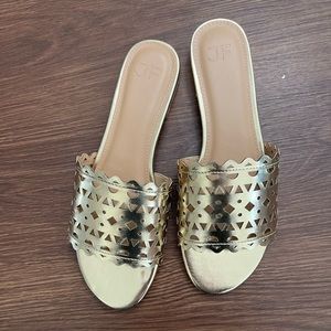 NWT Gold Just Fab Simone Sandal. Size 8.5